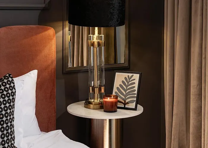 アパート Qult - Legends Of The Fall