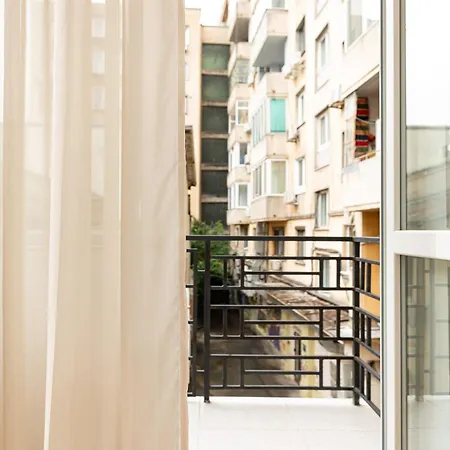 Qult - Legends Of The Fall Apartment Bucharest