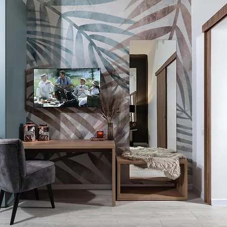 Qult - Legends Of The Fall Апартаменти